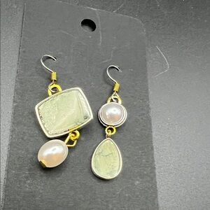 Elegant Gold and Green Dangle Earrings